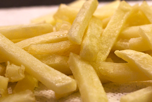 Pommes efter första friteringen